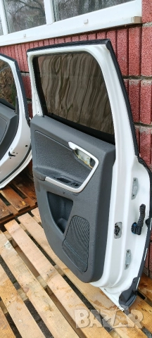 Продавам оборудвани оригинални врати за Volvo xc 60 2008-2017. ., снимка 5 - Части - 52793483