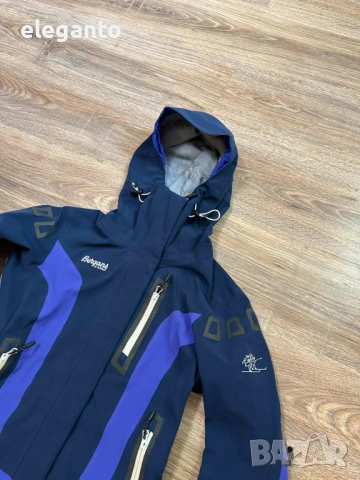 Висок клас дамско !  Bergans of Norway Svartisen Recco Dermizax 15.000mm Hard Shell Snow Alipne Jack, снимка 3 - Якета - 53708596