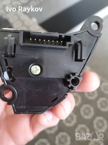 Бутони волан от ляво  Hyundai ix20 , 96700-1K000, снимка 2 - Части - 52801188