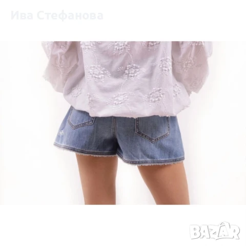 Дънкови  къси панталони 100 % памук памучни оригинални маркови Love Moschino, снимка 3 - Къси панталони и бермуди - 47538667