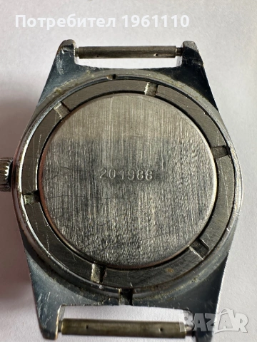 Часовник Ракета - неработещ, сменя ден/ дата., снимка 2 - Антикварни и старинни предмети - 53694239