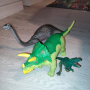 Три динозавъра, снимка 1