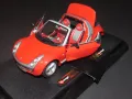 1/24 Bburago made in Italy Smart Roadster метална колекционерска количка. Нова, снимка 1