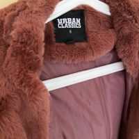 Urban Classics пухкаво палто, размер S, снимка 1 - Палта, манта - 45605470