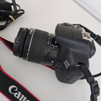 Фотоапарат Canon EOS 2000D + обектив Canon EF-S 18-55mm f/3.5-5.6 IS + обектив Canon EF Lens 50 mm, снимка 1 - Фотоапарати - 45115693