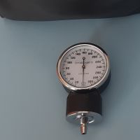 Механичен (анероиден) апарат за измерване на кръвно налягане., снимка 10 - Уреди за диагностика - 45840159