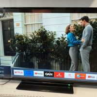 Tелевизор Toshiba 49V6863DG 4K Ultra HD LED Smart TV, снимка 2 - Телевизори - 46039056