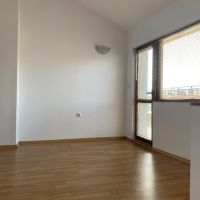 Продава се апартамент 3 стаи, гр. Варна ЛК-Тракия, снимка 9 - Aпартаменти - 45423918