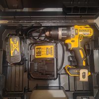 Продавам професионални инструменти Dewalt внос от Англия, снимка 1 - Куфари с инструменти - 34729529