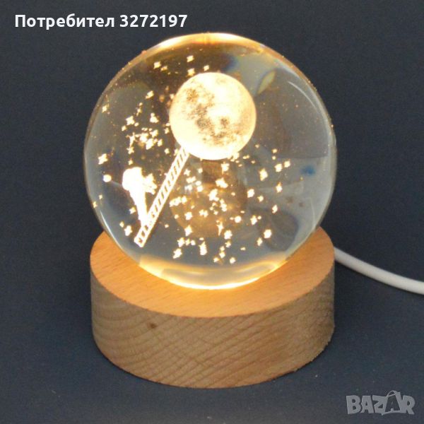 LED Светеща кристална топка/лампа, 3D сензорна - Астронавт изкачващ се на луната, снимка 1