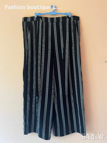 Панталон с широки прави крачоли в черен цвят на бяло райе с коланче отпред на марката Pieces 🖤, снимка 1