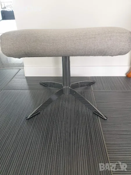 Малък наклонен стол-табуретка за крака/стомана-сива тапицерия/40см, снимка 1