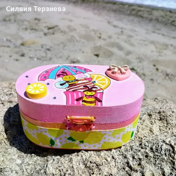 Ръчно изработена дървена кутия Fresh and sweet summer 💛, снимка 1
