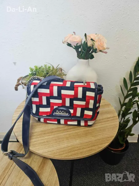 Елегантна дамска чанта Doca, снимка 1