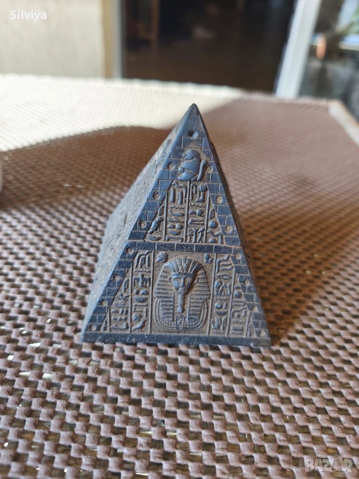 Статуетка Египетска пирамида, снимка 1