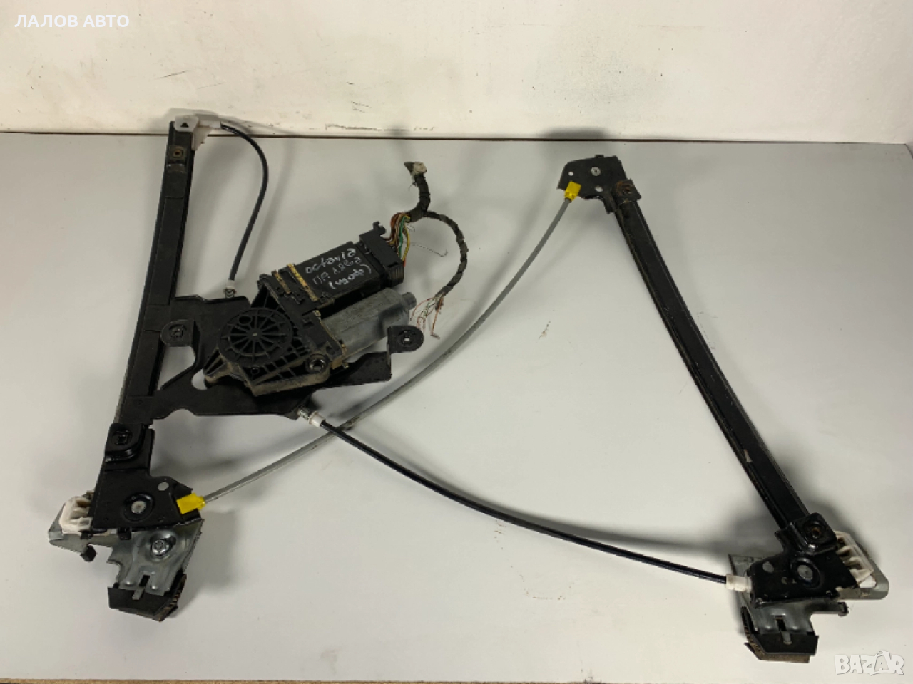 Предно ляво моторче стъклоповдигач Шкода Октавия Predno lqvo motorche stuklopovdigach Skoda Octavia , снимка 1