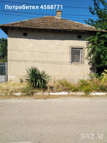 Продава се къща с двор в с.Староселци, снимка 1