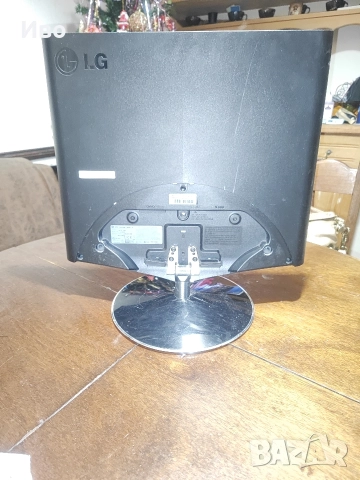 Монитор LG L1760TQ, снимка 2 - Монитори - 52876962