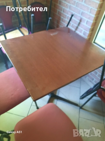 Маси и столове