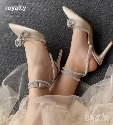 Сандали на ток - бежов сатен 