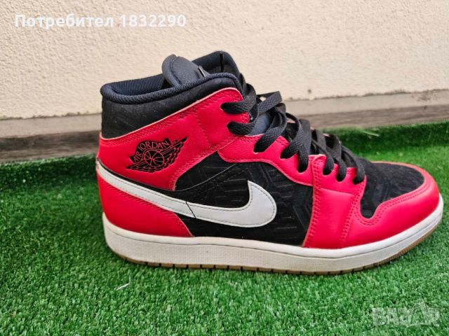 Jordan 1 mid SE fiyre red, снимка 1