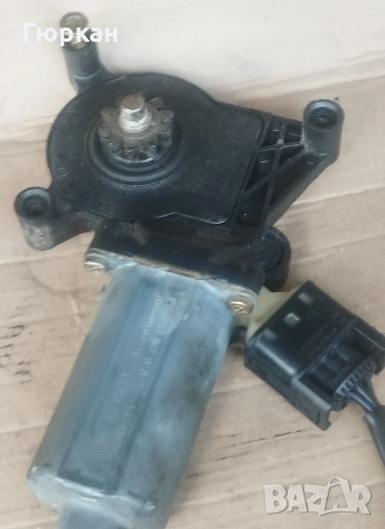 Mercedes Benz Дясна Електромотор Стъклоповдигац 0130 821 709 