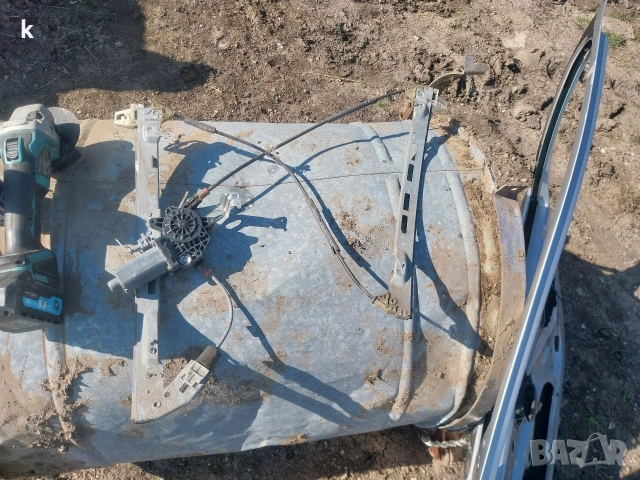 здравейте продавам десен стъклоповдигач за пежо 206 4/5 врати