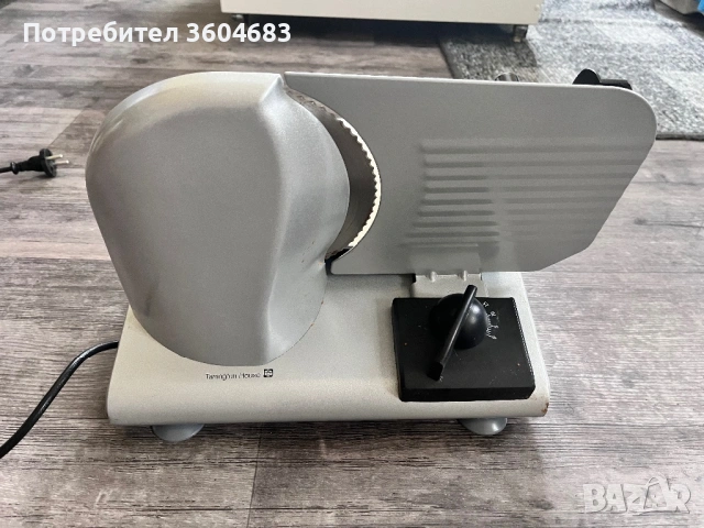Метална колбасорезачка Tarrington House 150W, снимка 2 - Кухненски роботи - 53904025