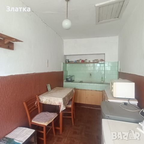 Продавам къща в Татарево с двор 1620 кв.м, снимка 10 - Къщи - 45995192