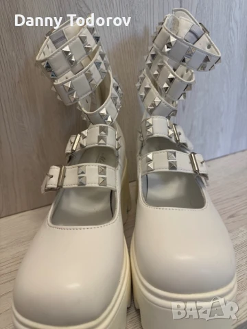 Чисто нови бели дамски сандали с капси, снимка 3 - Сандали - 51359555