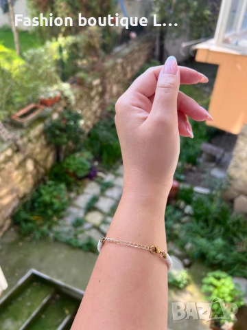 Гривна със синьо око против уроки с бели мидички и златиста закопчалка ❤️, снимка 5 - Гривни - 52413733