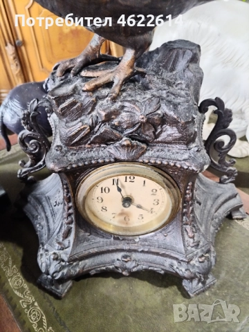 КРАСИВ НАСТОЛЕН ЧАСОВНИК С ГЪЛЪБ. 