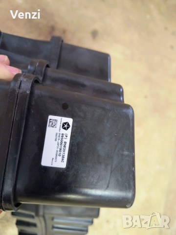 Jeep Grand Cherokee WK2 subwoofer , снимка 2 - Автомобили и джипове - 53300685