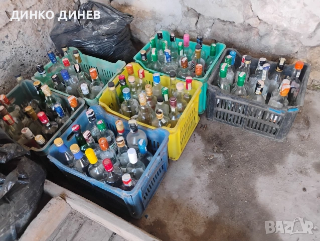 Стъклени бутилки, снимка 2 - Буркани, бутилки и капачки - 54158479