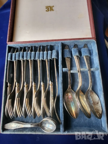 прибори посребрени от мелхиор, нови, к-т 18 бр., красиви мод."Пламя, СССР + чаени лъжички + черпак, снимка 6 - Прибори за хранене, готвене и сервиране - 48875665