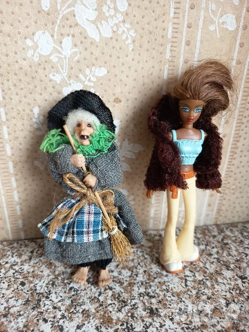 Хубавици баба Яга тийнейджърка и чантичка, снимка 5 - Фигурки - 53565215