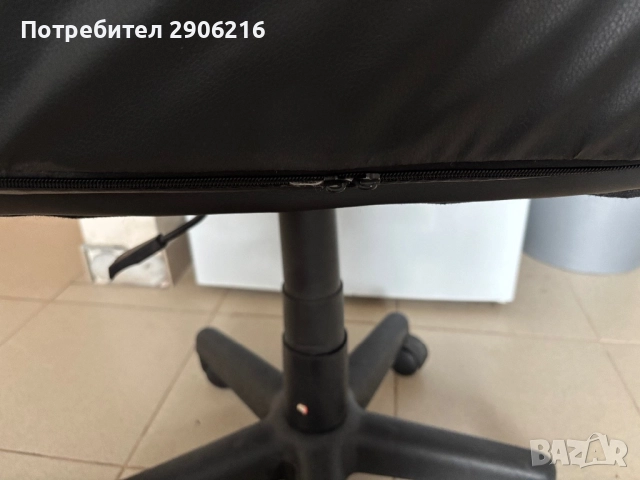 🪑 Офис стол – черна еко кожа (нов, само сглобен), снимка 5 - Столове - 52863933