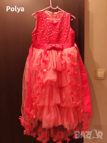 Рокли , снимка 2 - Детски рокли и поли - 53142341