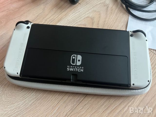  КАТО НОВ Nintendo Switch OLED - White + калъф+ игра GTA (trilogy), снимка 8 - Nintendo конзоли - 45462957