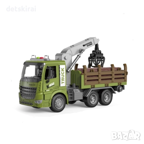 Камион с дървени трупи и звукови и светлинни ефекти