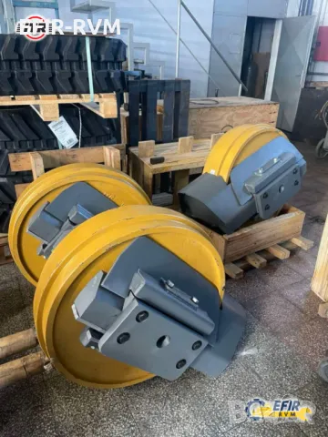 Ходова част - Вериги, Ленивци, Ролки и Звездочки за Булдозери и Багери, снимка 10 - Индустриална техника - 50355687