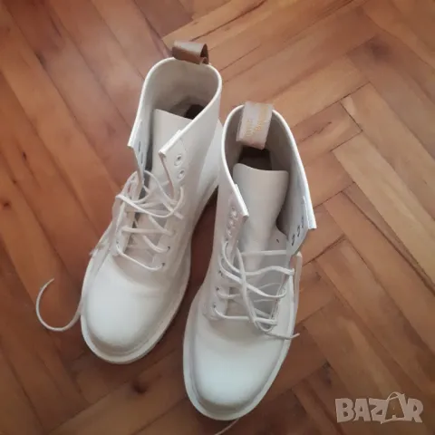 Dr. Martens 1460 mono white 42 номер , снимка 5 - Мъжки боти - 36243221