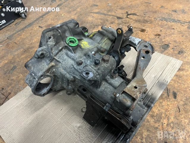 Скоростна кутия от VW Golf 3 1.8 (90 к.с.), снимка 3 - Части - 53908944
