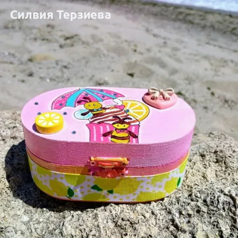 Ръчно изработена дървена кутия Fresh and sweet summer 💛, снимка 1