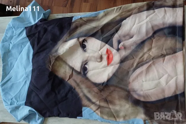 цветна рокля с щампа момиче