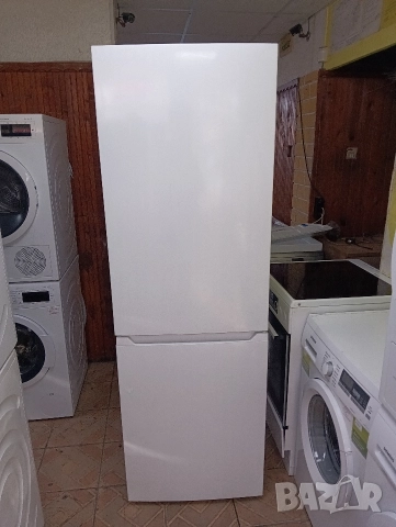 Чисто нов комбиниран хладилник с фризер с две години гаранция!