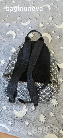 Нова  сива раница на LV, снимка 2 - Раници - 50589409