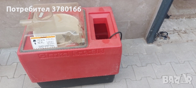 Перяща прахосмукачка Clarke , снимка 2 - Прахосмукачки - 52144314