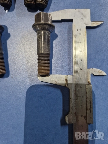 Болтове Mercedes W 221, снимка 5 - Аксесоари и консумативи - 52875514