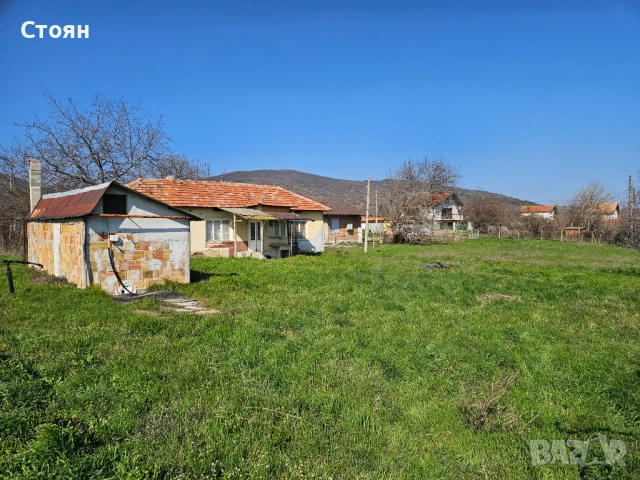 3 парцела с къща в с. Оряховица, снимка 2 - Парцели - 53926691